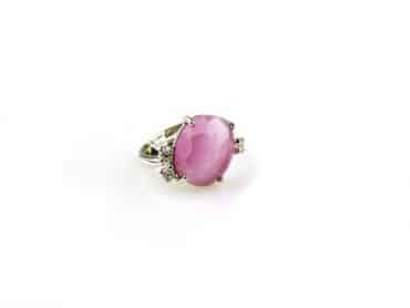 ring in zilver model eclips gezet met roze steen en cubic zirconia - Ring