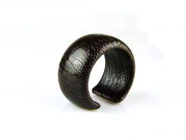 armband in struisvogelleder 40 mm breed kleur maroon - Ring