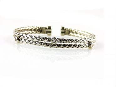 model Bella armband in zilver gezet met 3 cubic zirconia - Armband