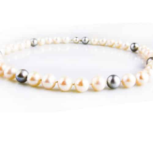 collier witte en grijze zoetwaterparels - Armband