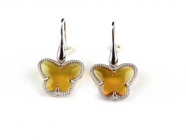 Zilveren oorringen oorbellen model vlinder gezet met amberkleurige steen
