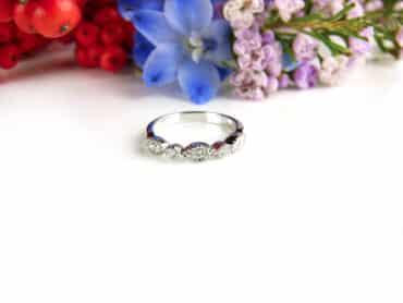 ring in wit goud gezet met diamant