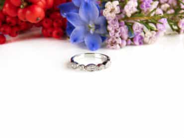 ring in wit goud gezet met diamant