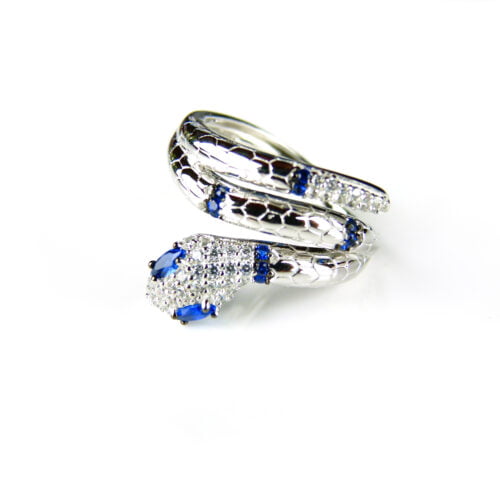 Ring in zilver model slang gezet met blauwe stenen en transparante cubic zirconia