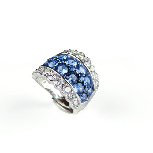 Zilveren ring gezet met blauwe stenen en cubic zirconia