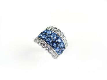 Zilveren ring gezet met blauwe stenen en cubic zirconia