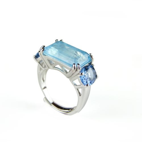 Zilveren ring met blauwe stenen