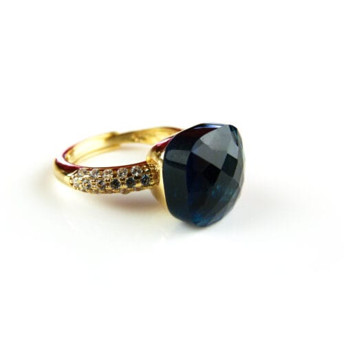 Ring in zilver geelgoud verguld model Pomellato met donkerblauwe steen en cubic zirconia